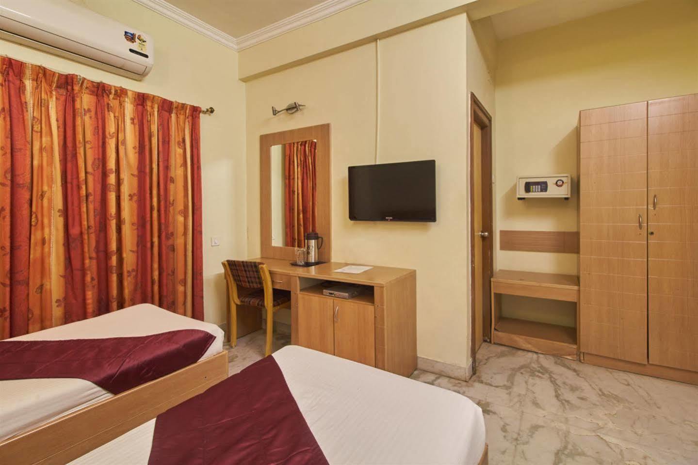 แฟ็บโฮเต็ล รอยัล สตาร์ Hotel เชนไน ภายนอก รูปภาพ
